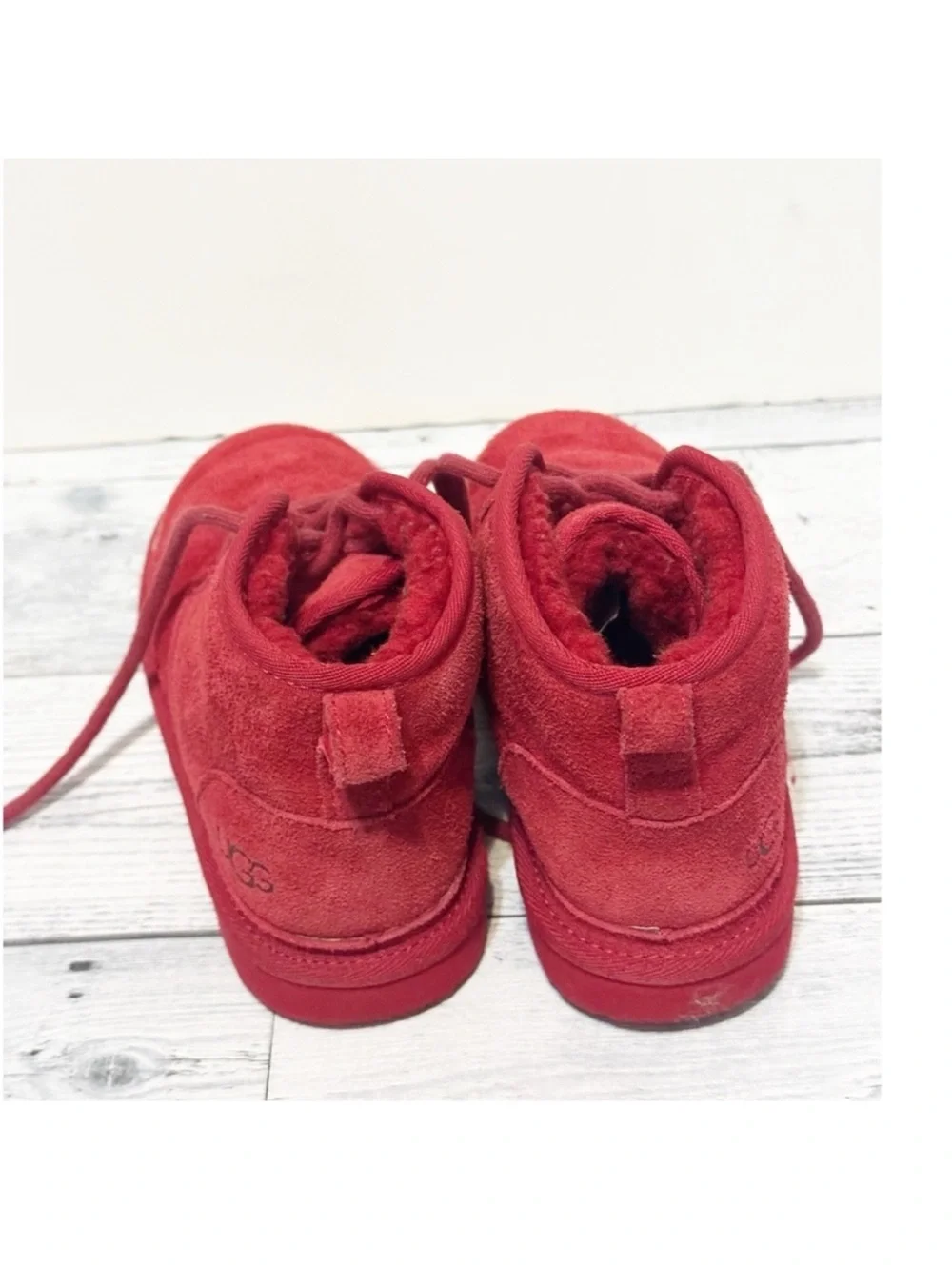 UGG Toddlers Neumel Boot Red Suede Size: 2